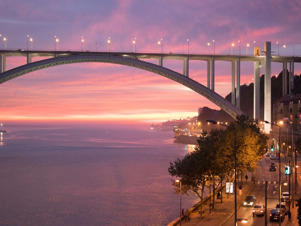 Merc Porto Central Place Екстер'єр фото