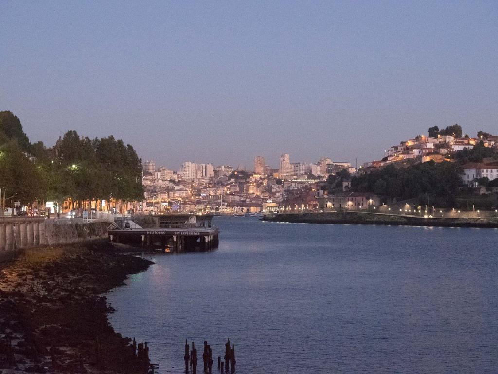 Merc Porto Central Place Екстер'єр фото